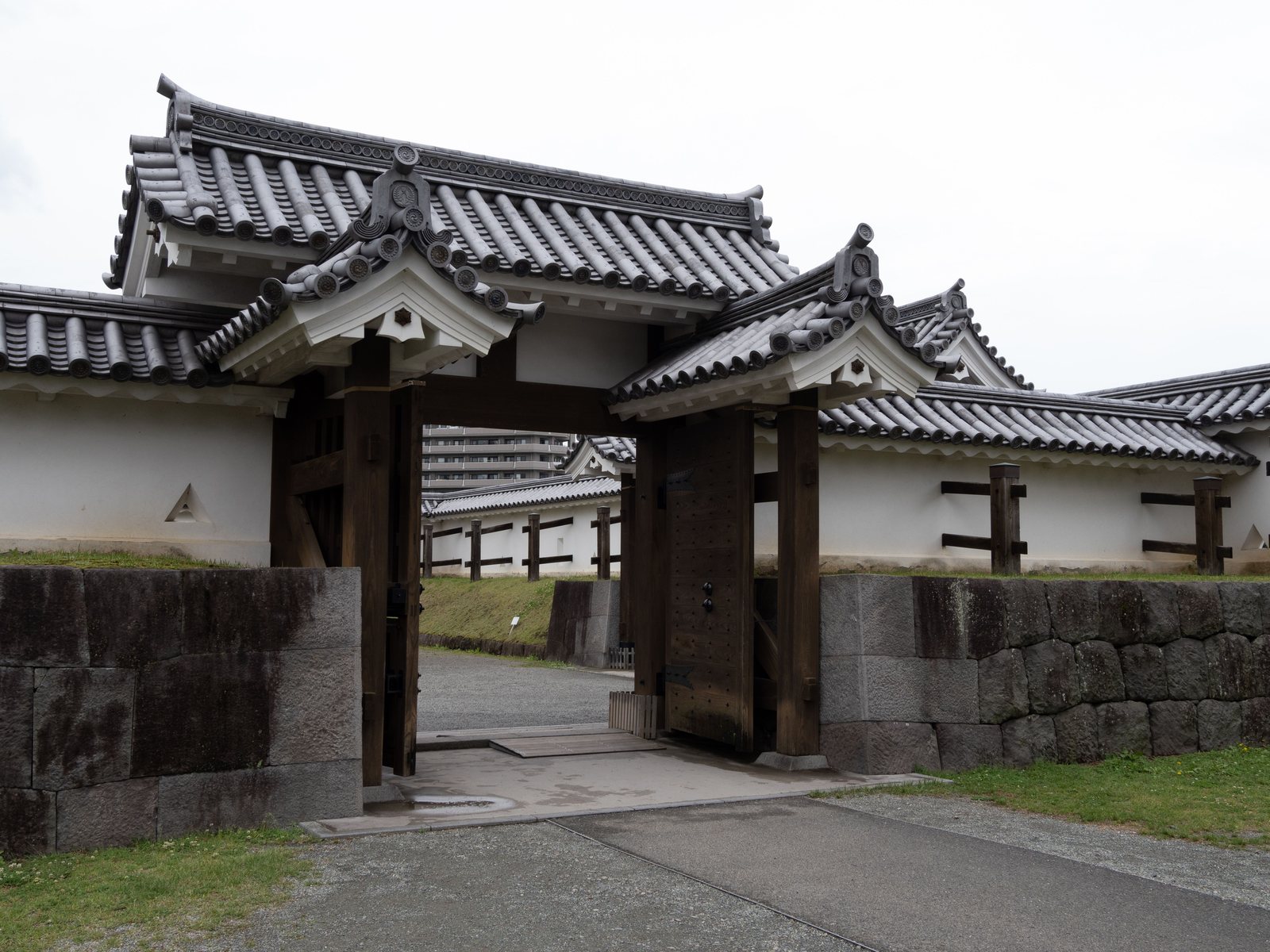 復元された城門（イメージ画像）